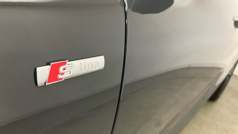 Audi A6 210kW 83kWh S Line 5dr Auto Electric Estate